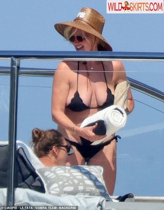 Penny Lancaster nude leaked photo #32