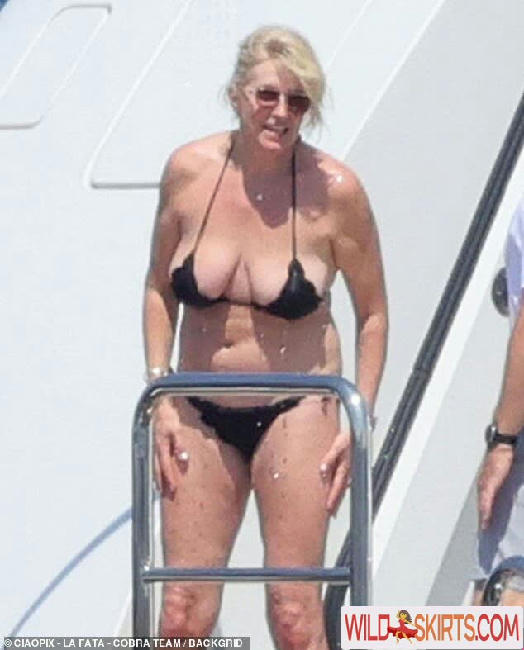 Penny Lancaster / penny.lancaster nude Instagram leaked photo #23