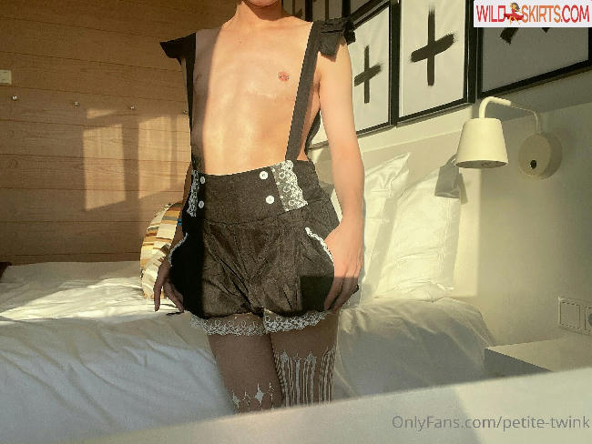 petite-twink / curioussmalltwink / petite-twink nude OnlyFans, Instagram leaked photo #332