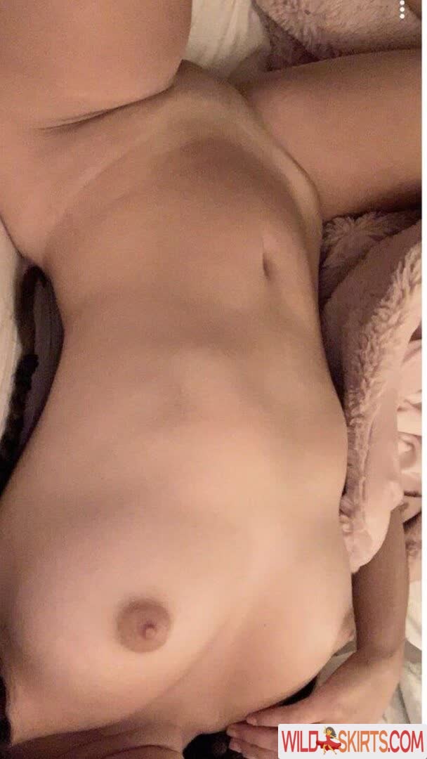 petitelatina7 / petitelatina7 / petitelatinaaa1 / vanesaversace nude OnlyFans, Instagram leaked photo #2