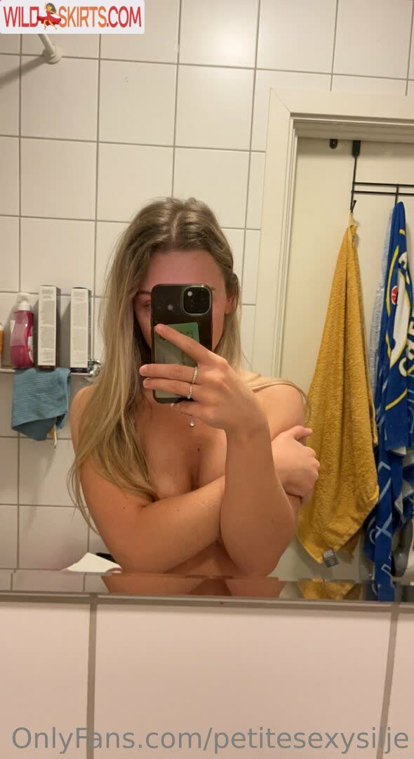 Petitesexysilje nude leaked photo #31