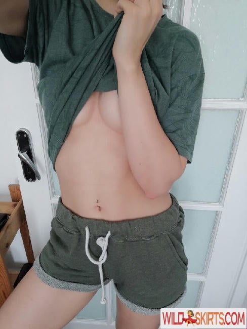 Petittits / petit_tits2 / petittits nude OnlyFans, Instagram leaked photo #2