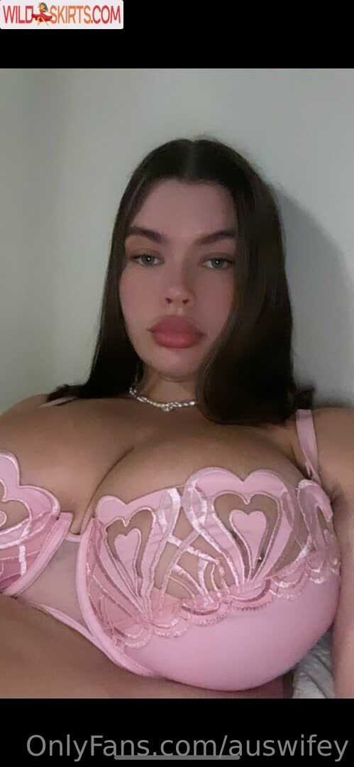 Phoebewillow / misswillow1 / phoebe.willow nude OnlyFans, Instagram leaked photo #7