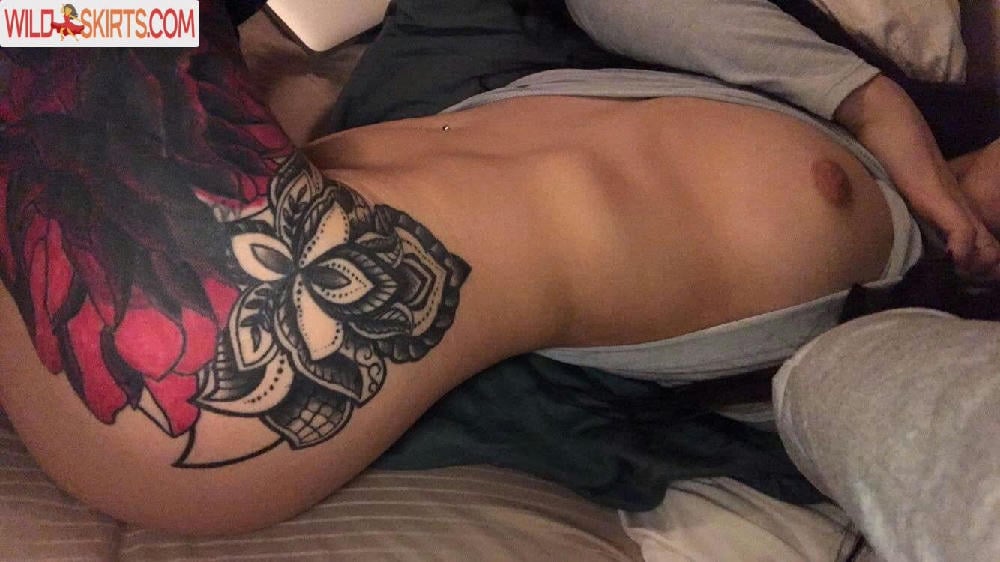 Pieceofmoo / moomoomadeline / tattooedjunkie nude OnlyFans, Instagram leaked photo #24