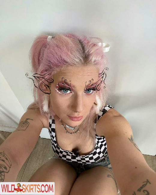 pinkarosalina / fairykaro / karolinantivist / pinkarosalina nude Instagram leaked photo #12