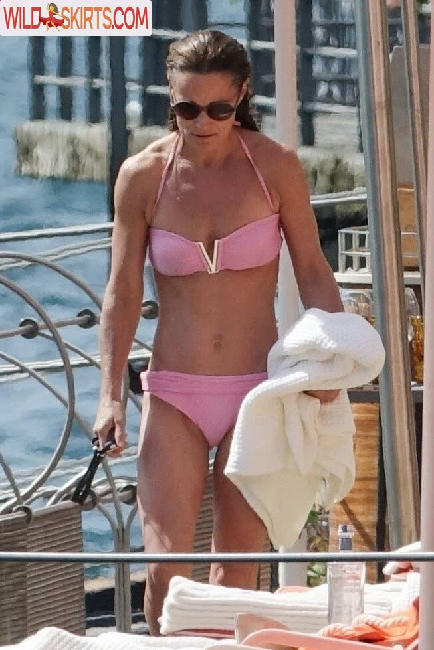 Pippa Middleton / pippa.middleton.matthews nude Instagram leaked photo #4