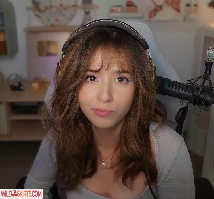 Pokimane / pokimanelol / pokinaneonlyfan nude OnlyFans, Instagram leaked photo #9