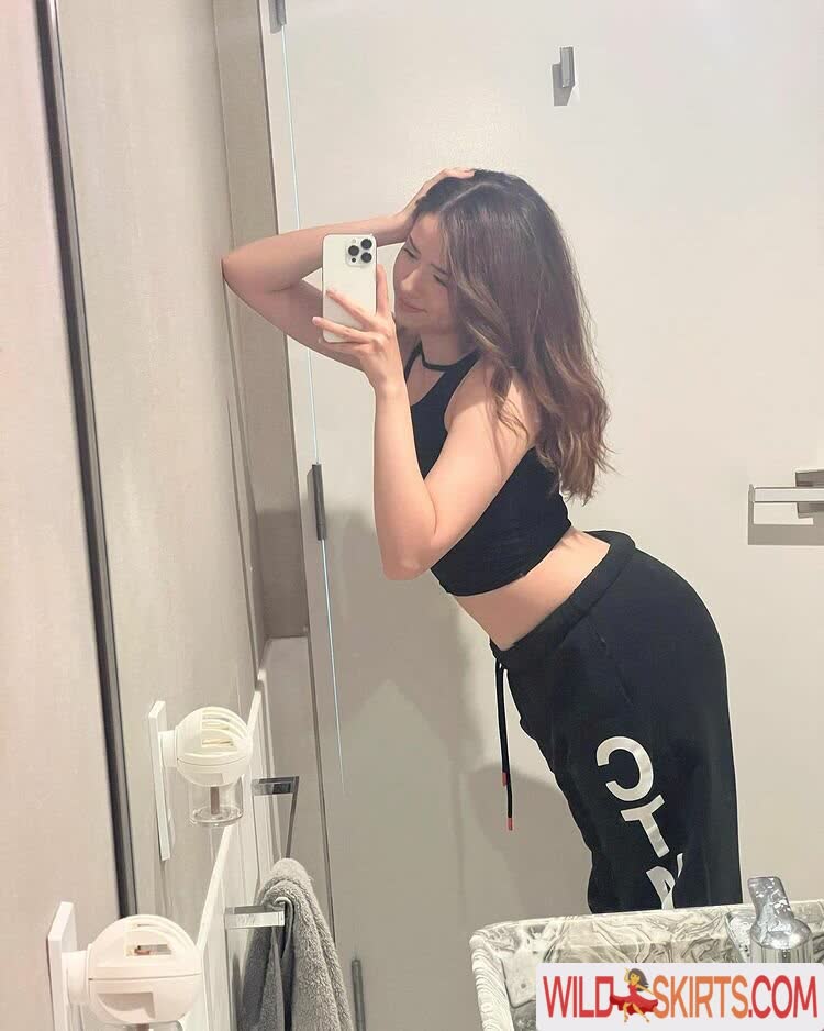 Pokimane / pokimanelol / pokinaneonlyfan nude OnlyFans, Instagram leaked photo #12