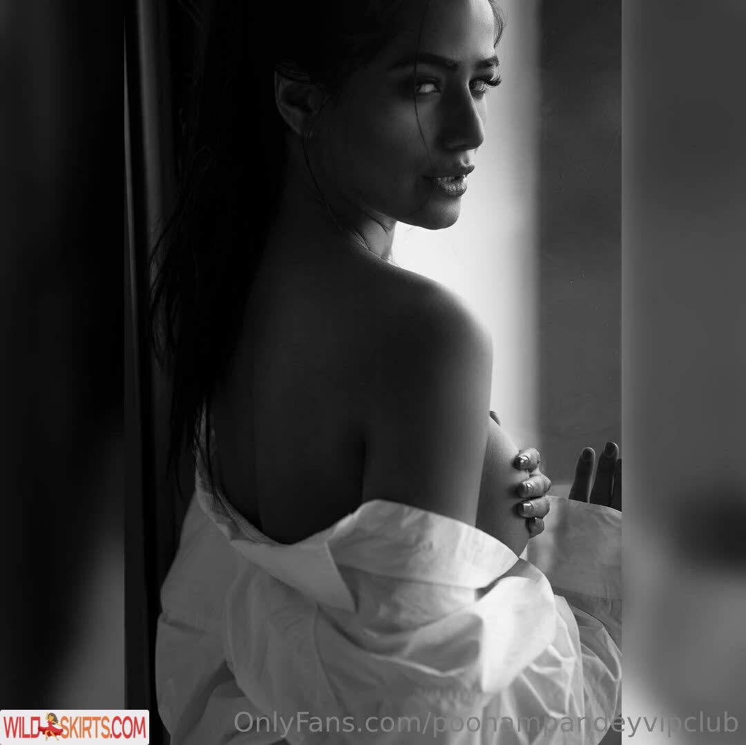 Poonampandeytv nude leaked photo #88