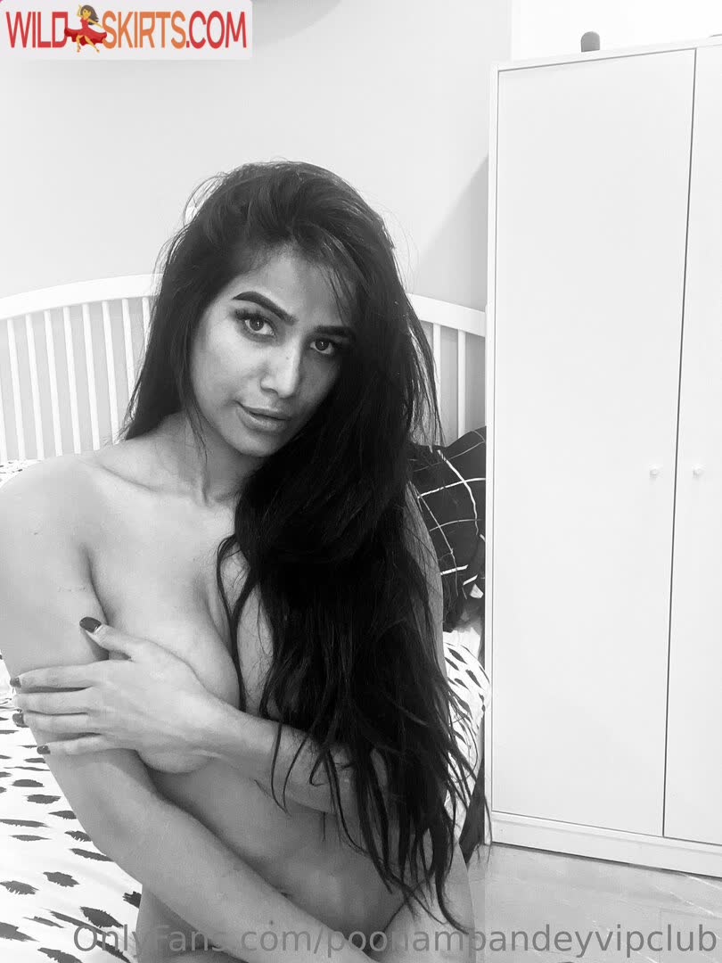 Poonampandeytv nude leaked photo #96