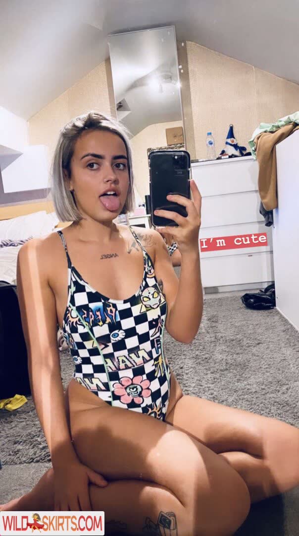 Poppinmolly04 nude leaked photo #5