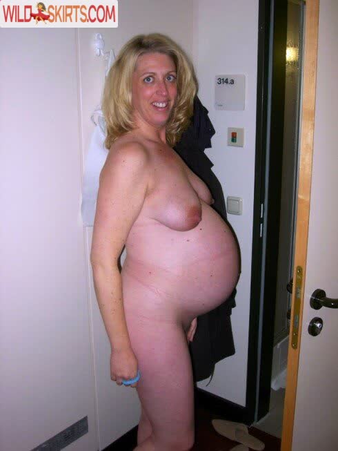 Pregnant Women nude leaked photo #7