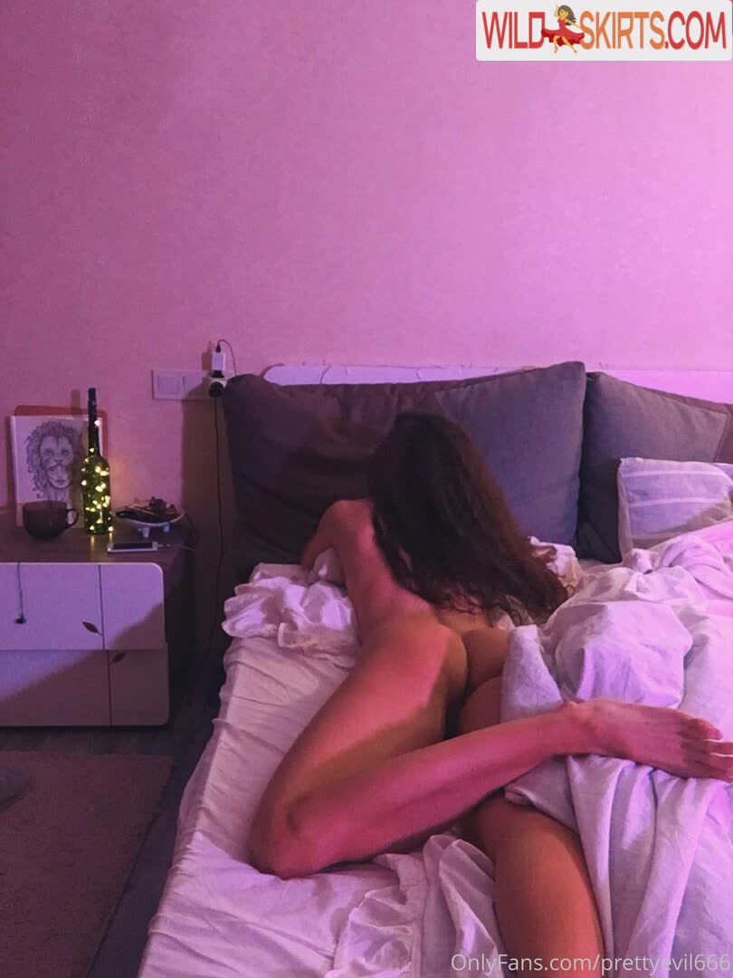 Pretty-evelyn nude leaked photo #63