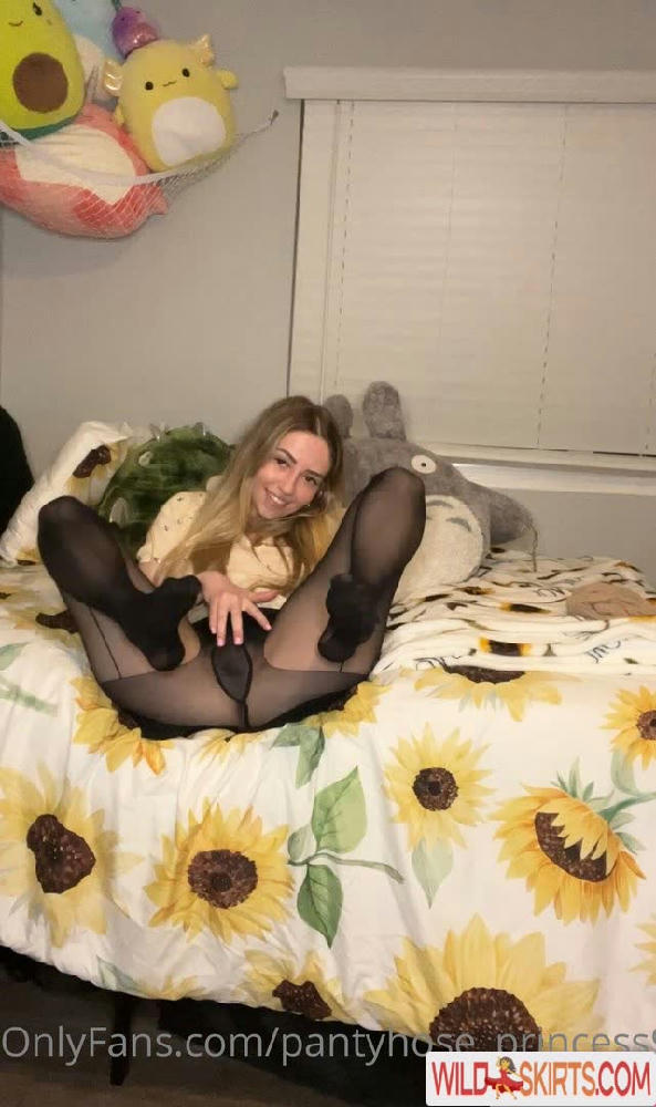 princess_riley99 / PantyhoseGirl99 / pantyhose_princess99 / princess_riley99 nude OnlyFans, Instagram leaked photo #7