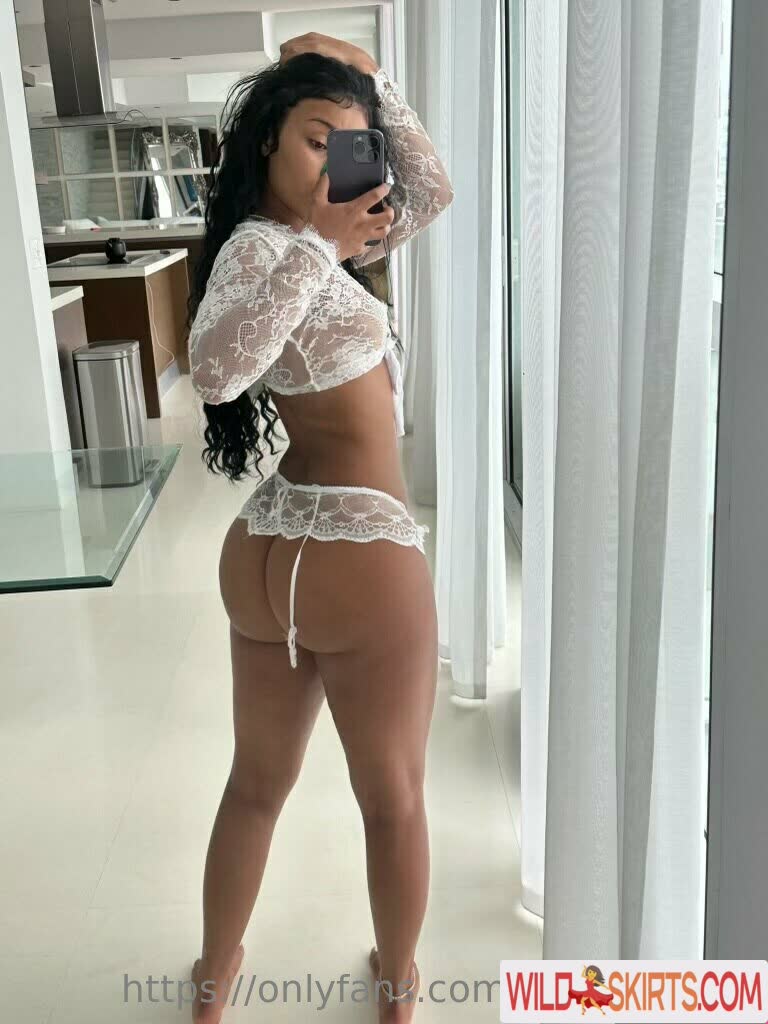 Queenncubanxxx nude leaked photo #26