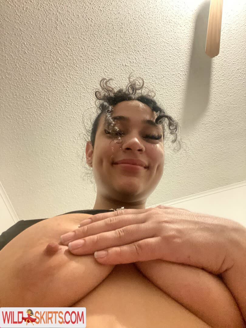 Quinxoo nude leaked photo #9