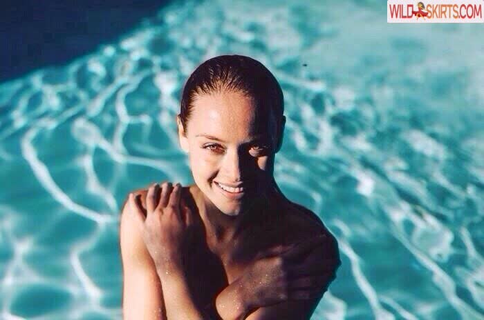 Rachel Skarsten nude leaked photo #12