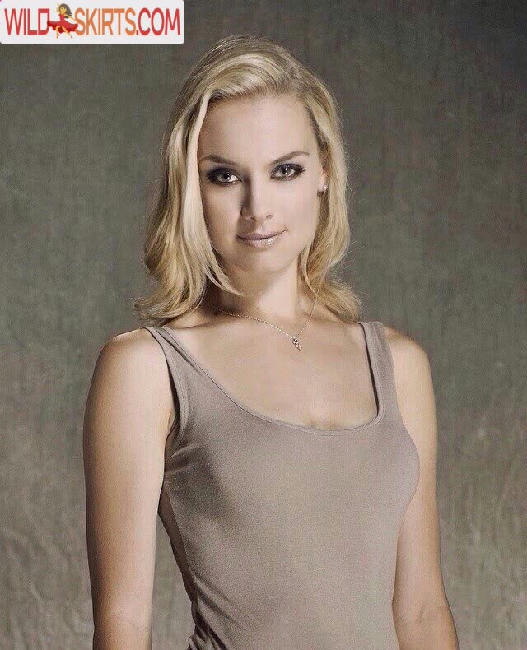 Rachel Skarsten / rachieskarsten nude Instagram leaked photo #2