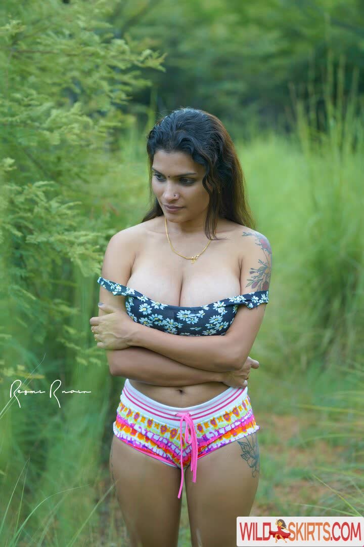 Resmi R Nair / resmi_r_nair_devotee / resminair nude OnlyFans, Instagram leaked photo #21