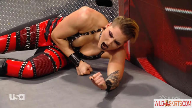 16 hot photos by Rhea Ripley