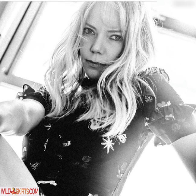 Riki Lindhome / rikilindhome nude Instagram leaked photo #129