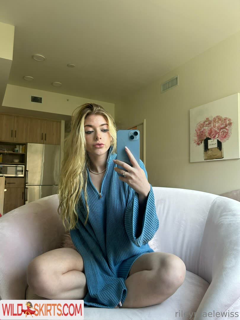 Rileymaetwo nude leaked photo #28