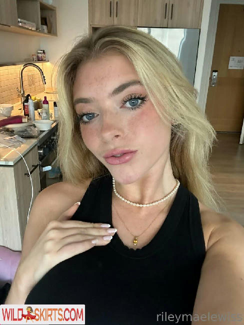 rileymaetwo / life__of___riley / rileymaetwo nude OnlyFans, Instagram leaked photo #70