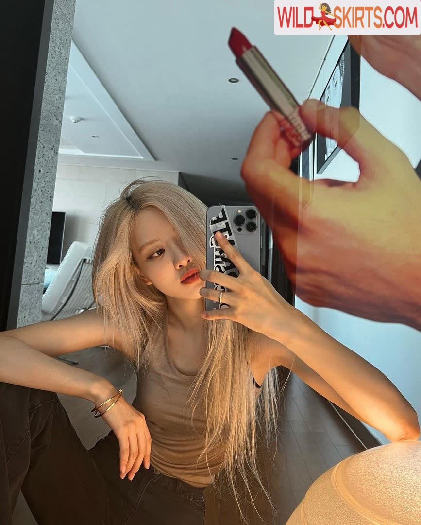 Rosé nude leaked photo #2