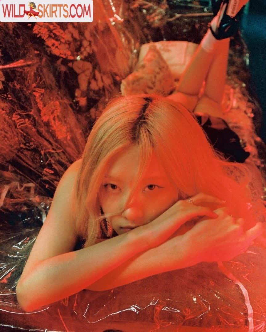 Rosé nude leaked photo #19