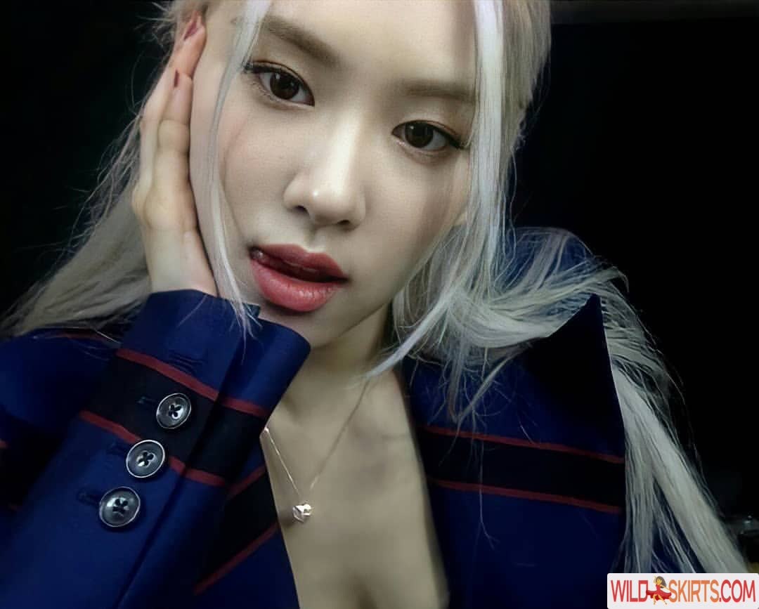 Rosé nude leaked photo #5