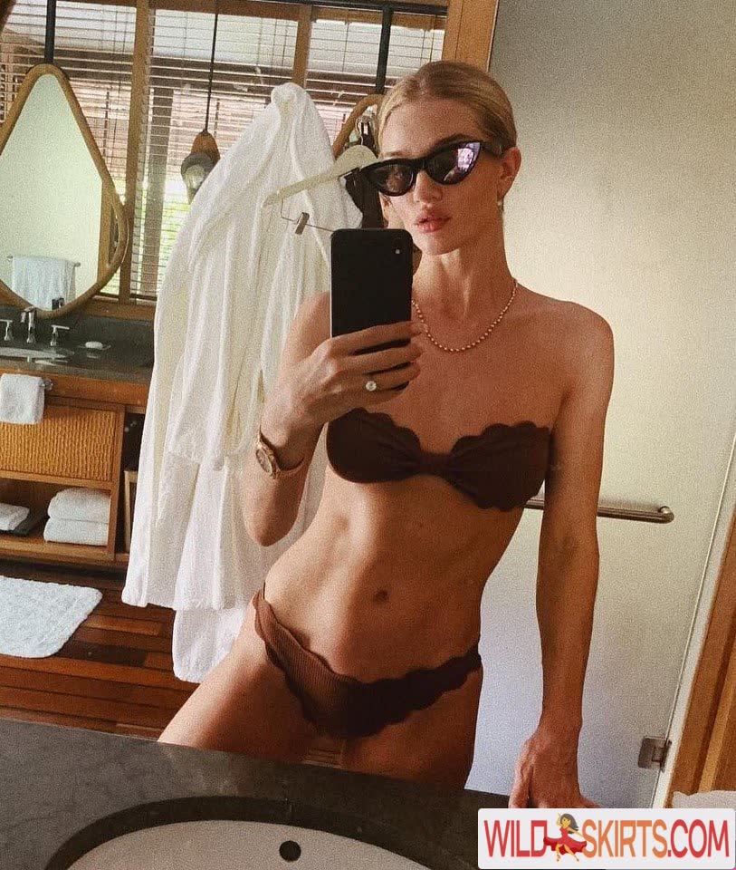 Rosie Huntington-Whiteley / rosiehw nude Instagram leaked photo #15