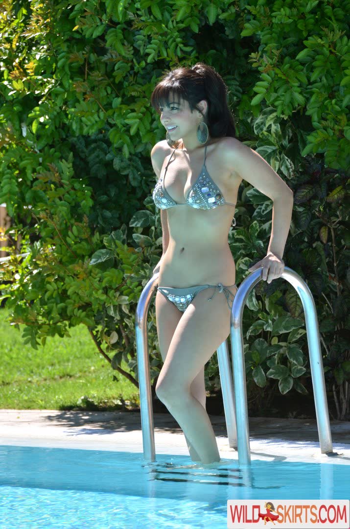 Roxanne Pallett nude leaked photo #35