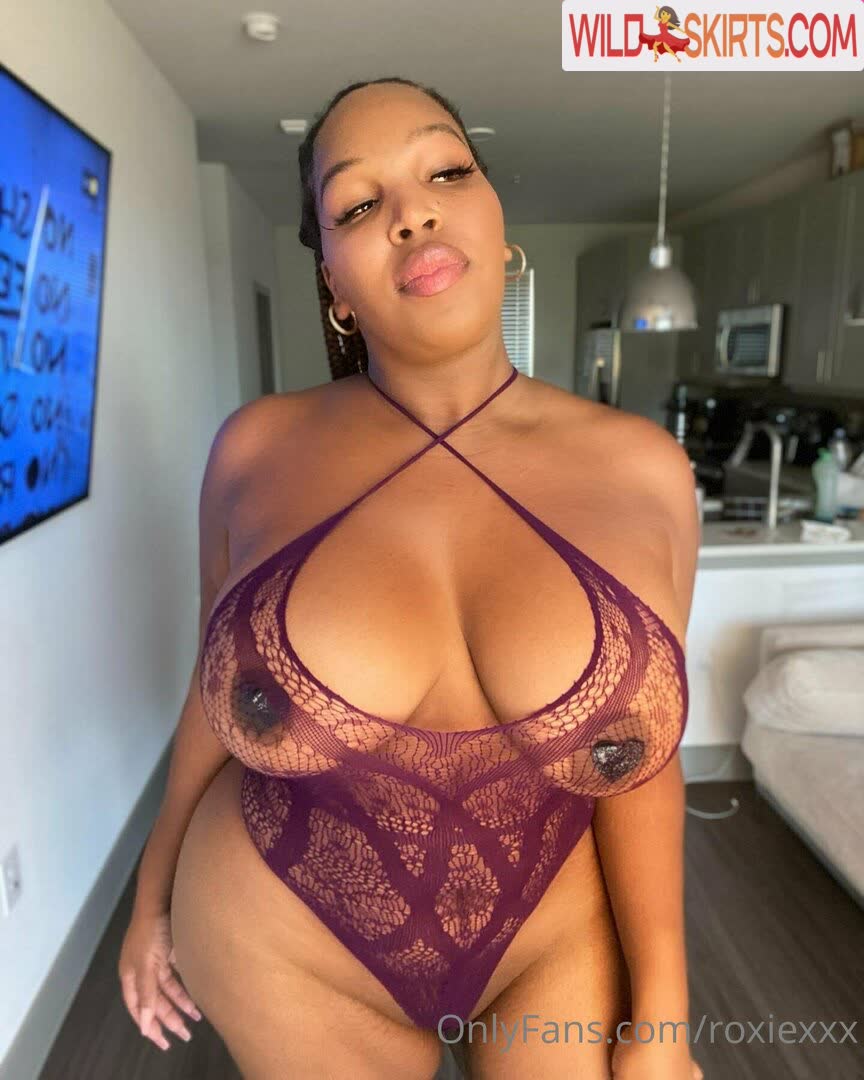 RoxieXXX / roxie_w / roxiexxx / tsroxiexxx nude OnlyFans, Instagram leaked photo #6