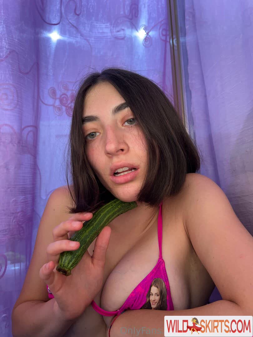 Roxyrose777 nude leaked photo #15