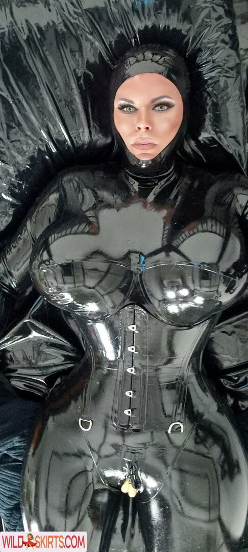 Rubberdollemma nude leaked photo #22