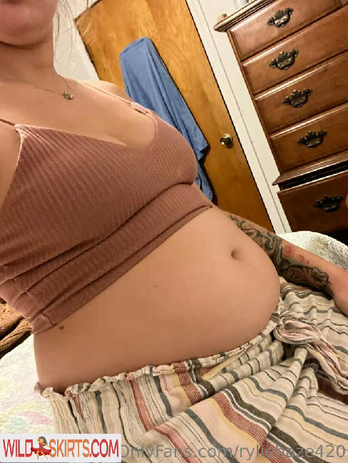 ryliehazefeedee / ryliehazefeedee / veeeeeeeeeeeeeeeeeeeeeeeeee nude OnlyFans, Instagram leaked photo #7