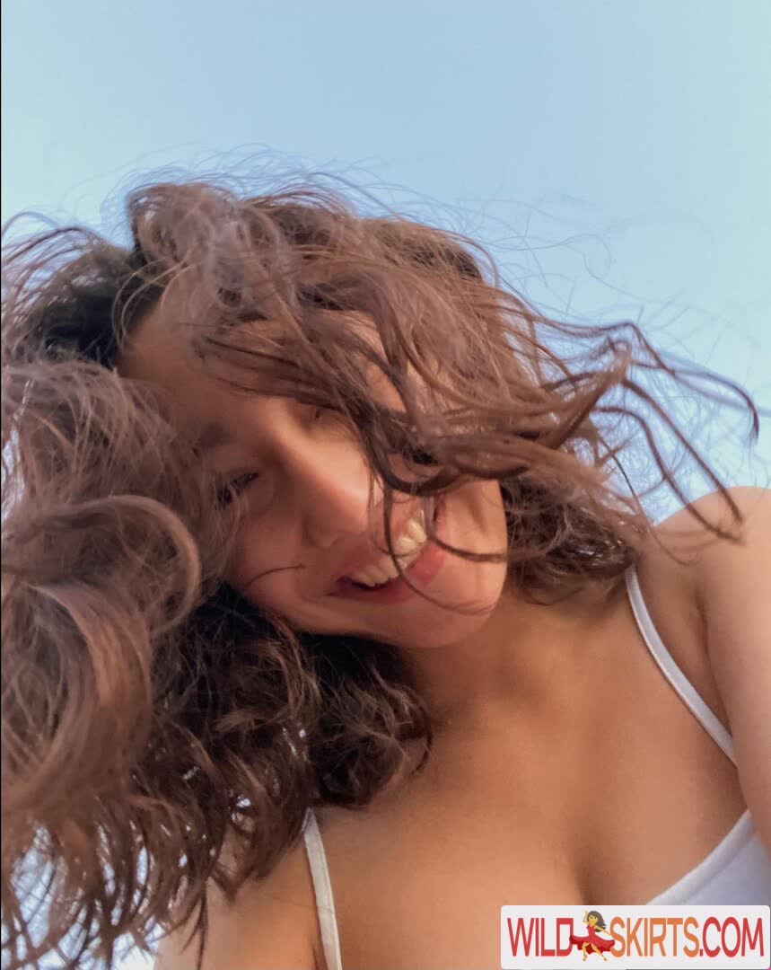 Sabrina Pezeshkian / sabababaroo / sabadabadoodle nude Instagram leaked photo #3