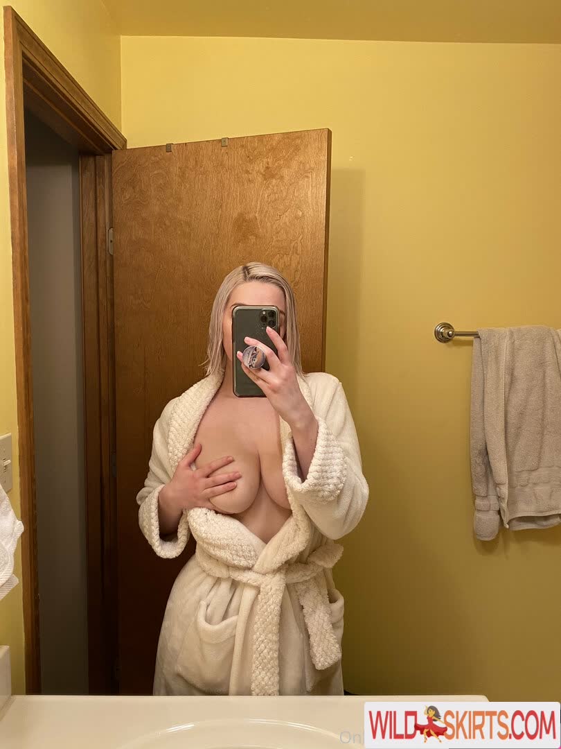 Sabrinaslaays nude leaked photo #8