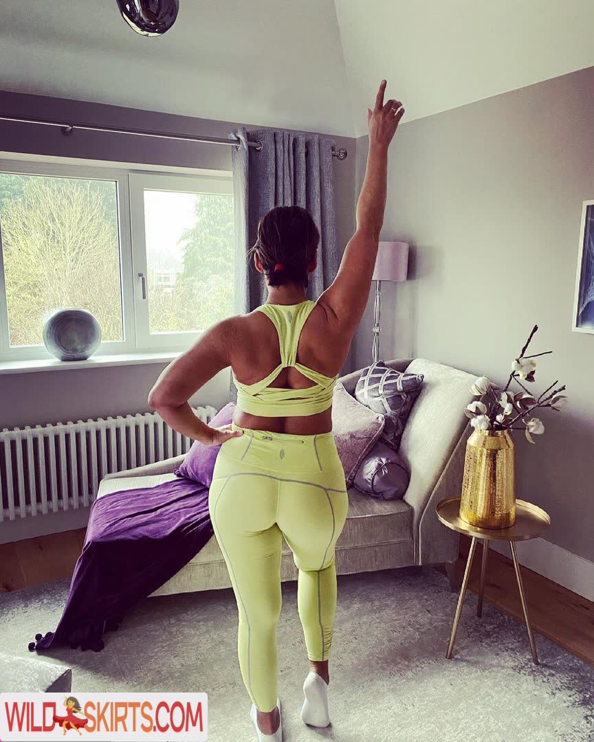 Saira Khan / iamsairakhan / sairasbum nude Instagram leaked photo #6