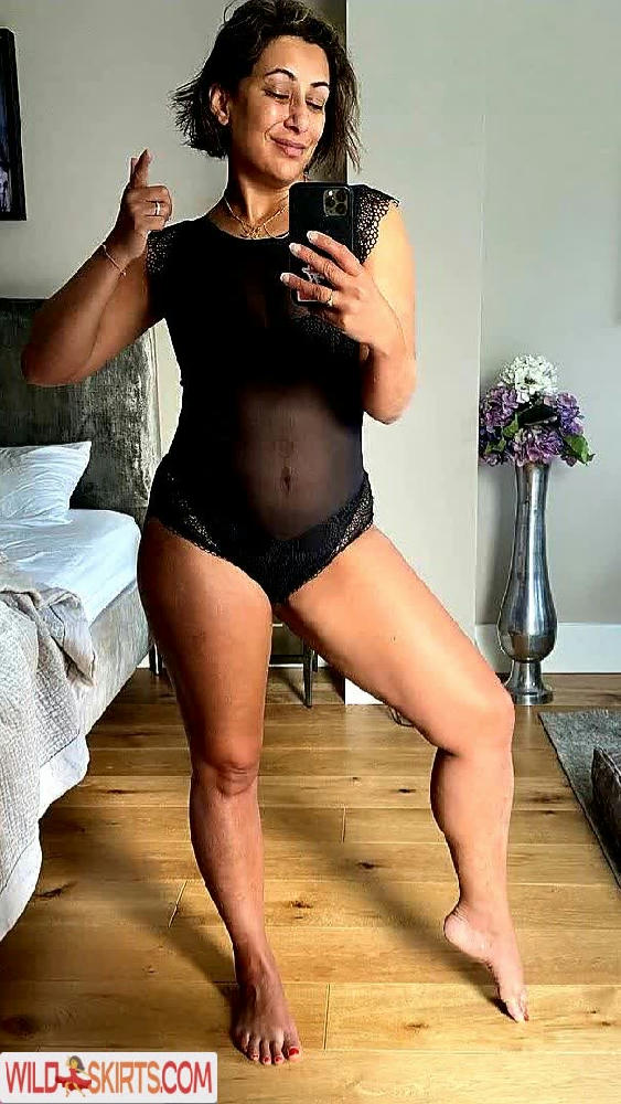 Saira Khan / iamsairakhan / sairasbum nude Instagram leaked photo #11