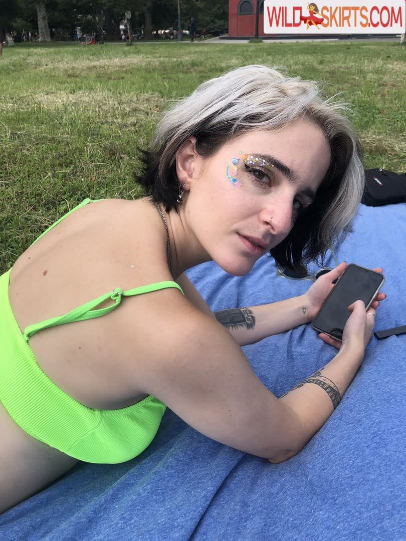 Sally Burtnick / SallySputnik ... AKA... Sallysinsation / punkrocksnl nude Instagram leaked photo #11