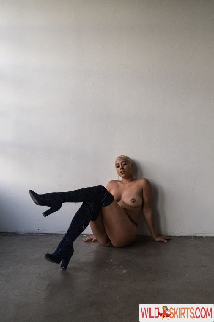 Sapphireee / sapphireee nude OnlyFans leaked photo #2