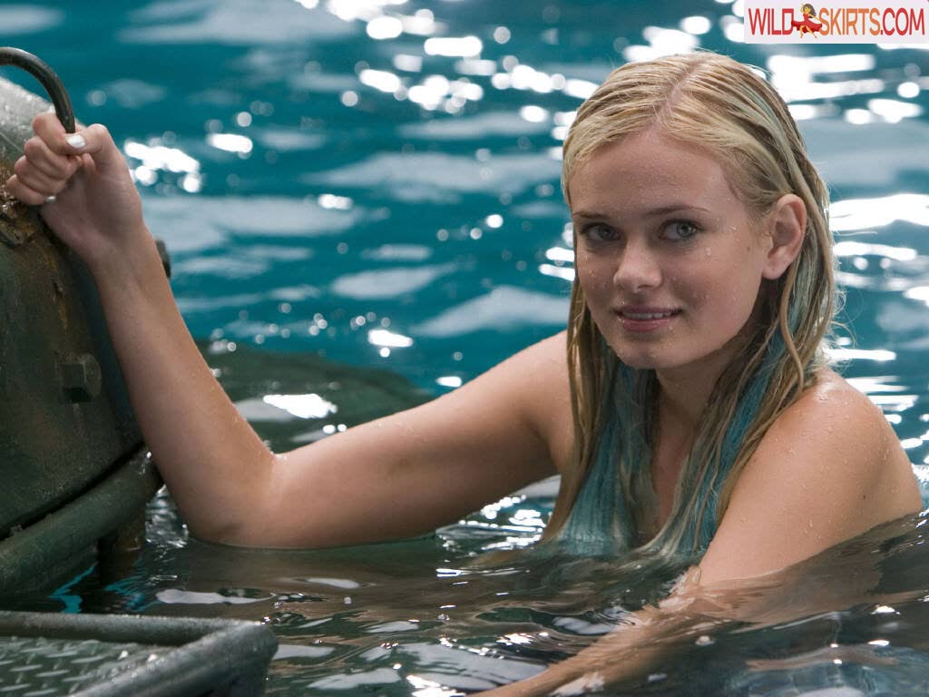 Sara Paxton nude leaked photo #15