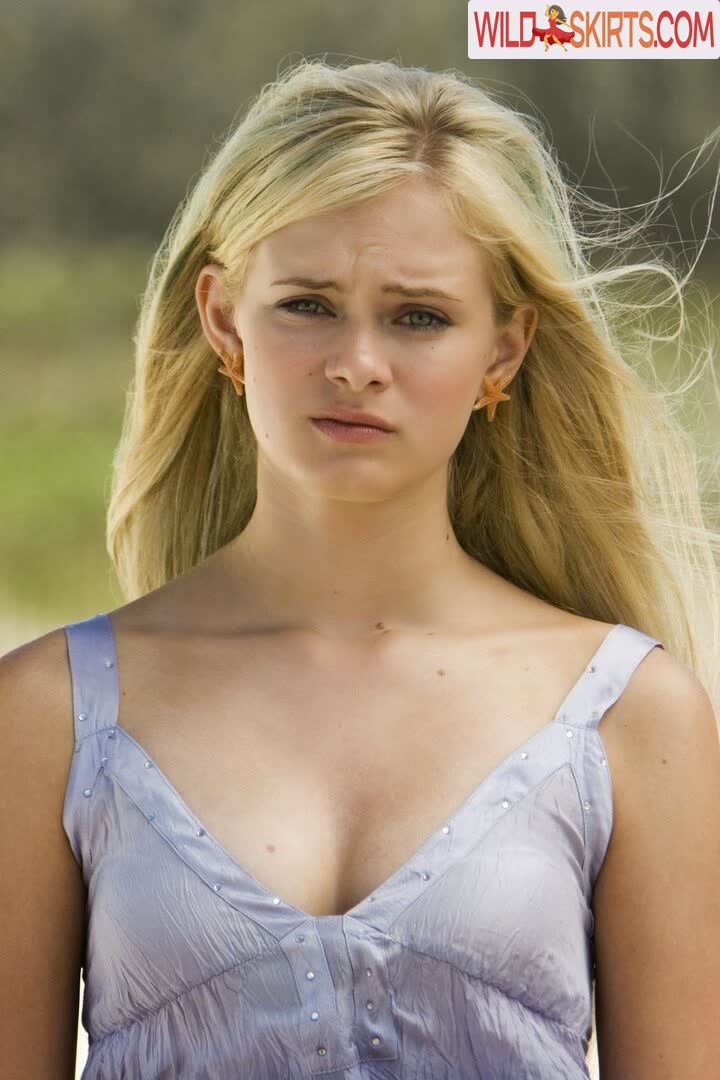 Sara Paxton nude leaked photo #16