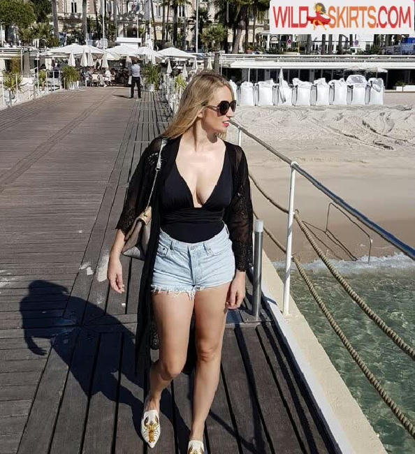 sarah-cruddas-nude-leaked-photos-and-videos-wildskirts
