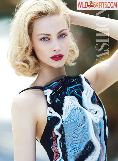 Sarah Gadon / sarahgadon nude Instagram leaked photo #23