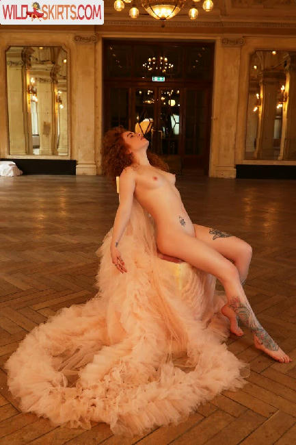 Sarah Hannemann nude leaked photo #2