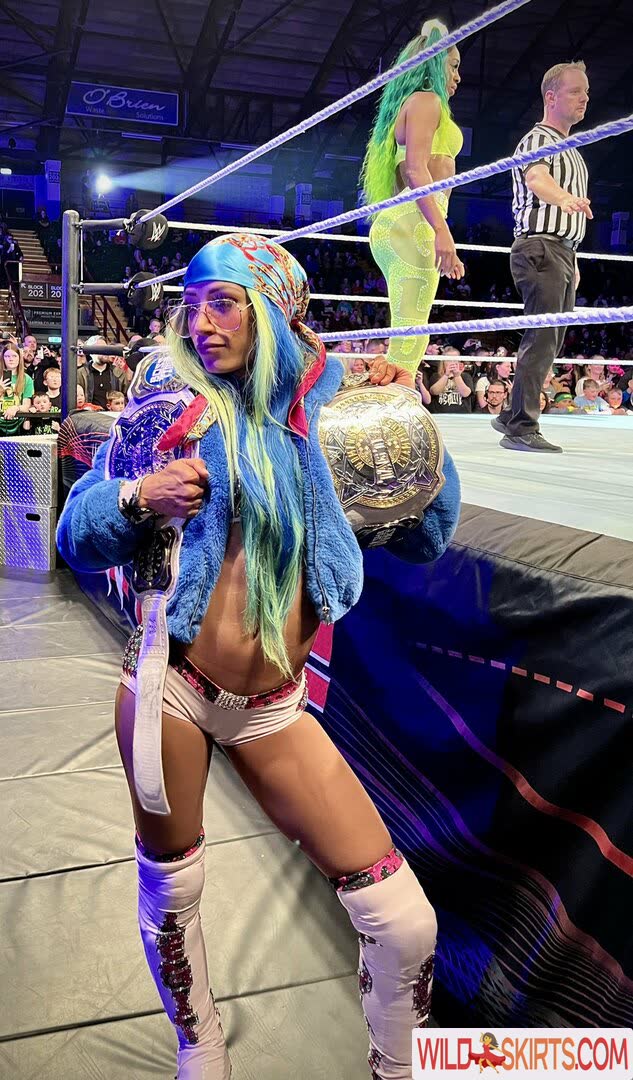 Sasha Banks nude leaked photo #385