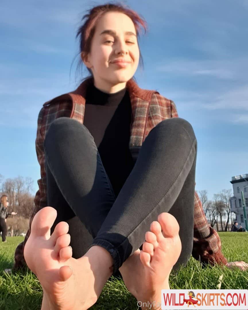 Sasha_s.little.feet nude leaked photo #30