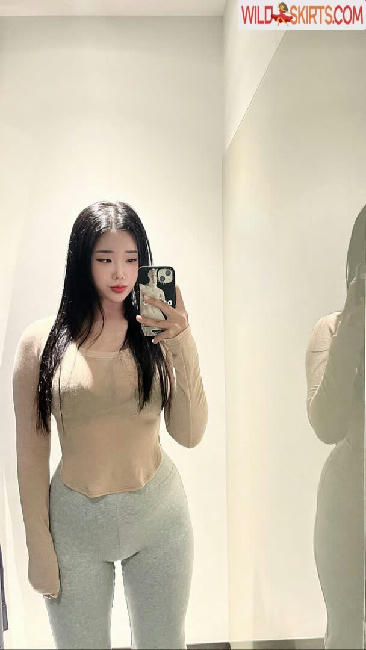 seulfit / 이슬 nude leaked photo #31